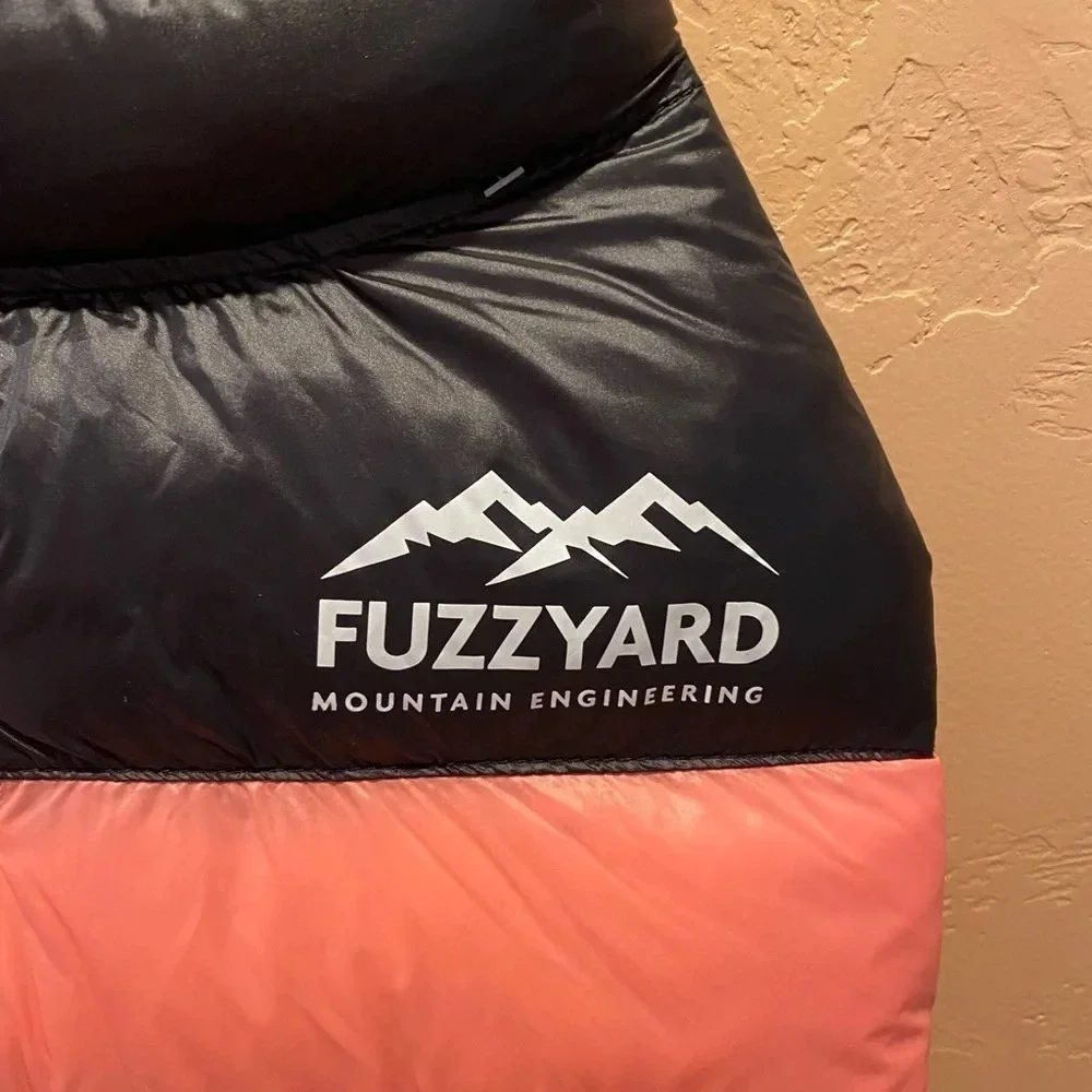Fuzzyard Pet Apparel puffer jacket size 5. Front closure. Best for fall/winter.